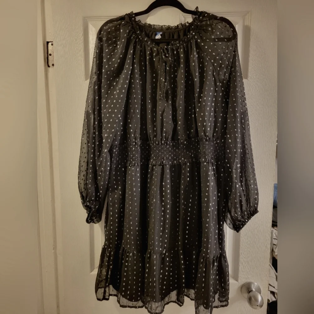 Old Navy black long sleeve dress with silver sparkle/tinsel size XXL knee length - Picture 1 of 8